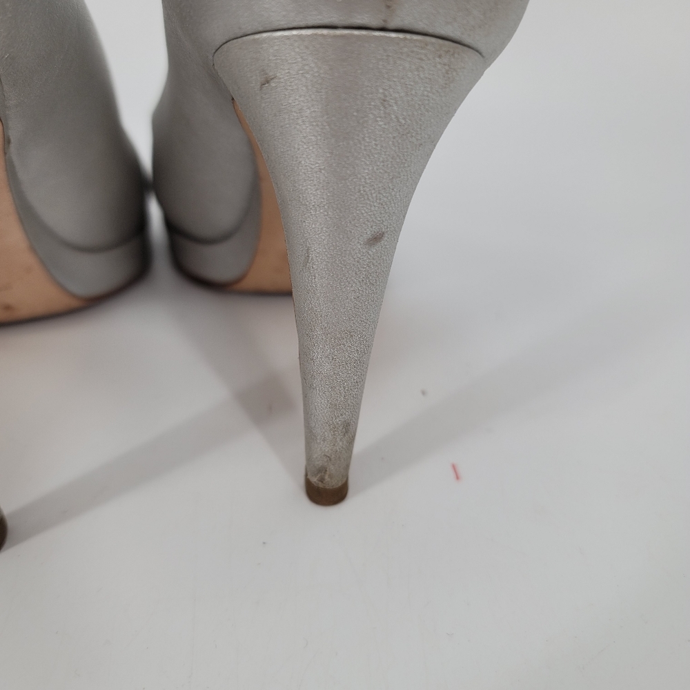 Chanel Silver Leather Black Cap Toe Platform Pumps Round Toe Size 38.5 with Box - Picture 13 of 14